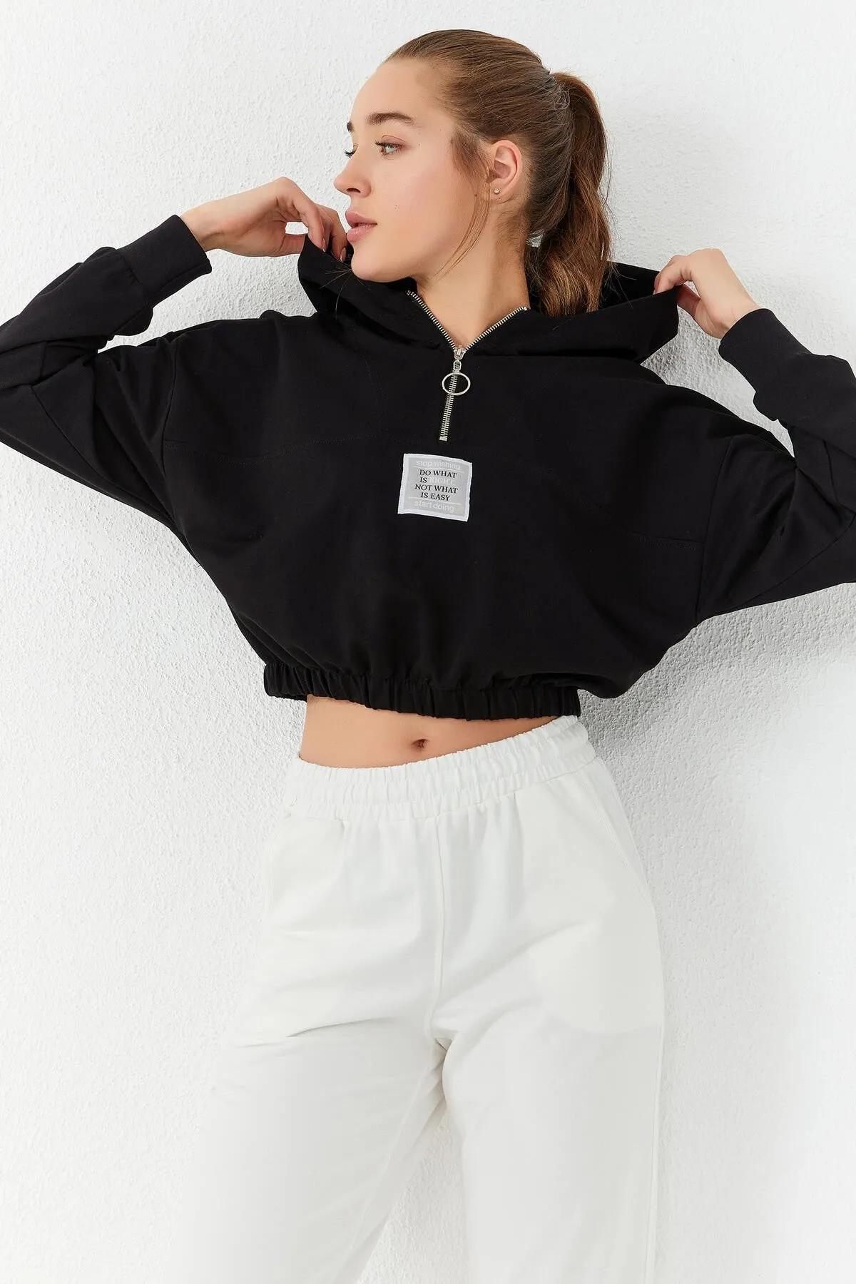 beli büzgülü kapüonlu yarim fermuarli rahat form kadin crop top sweatshirt - 97155