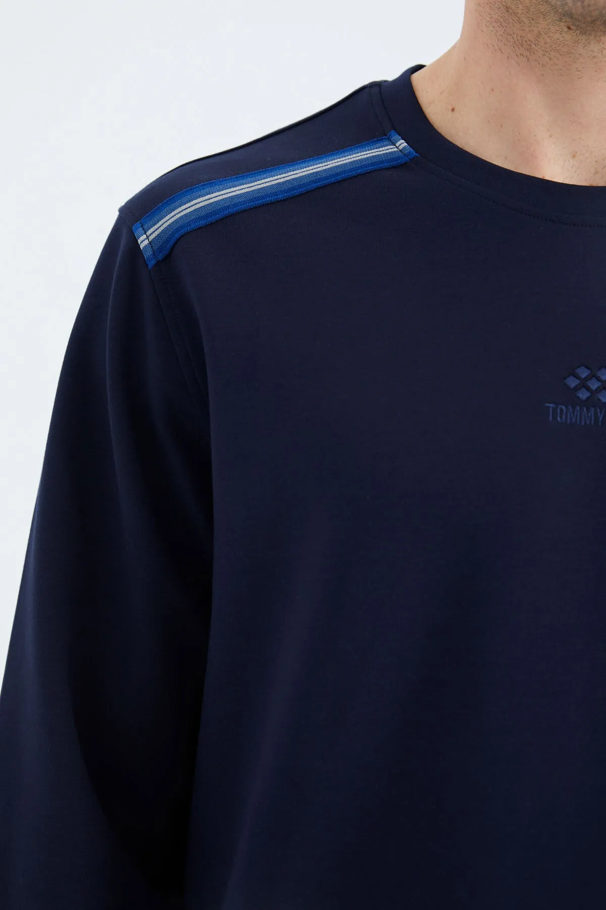 o yaka omuz erit detayli rahat kalip erkek sweatshirt - 88279
