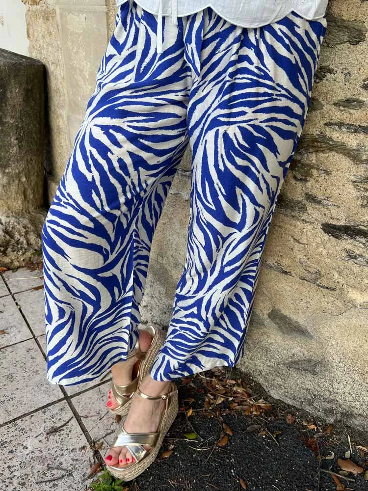 Pantalon fluide zébré bleu AMALIA - Prêt à porter femme Cléstyle XXS à 6XL S/M Couleur BLEU