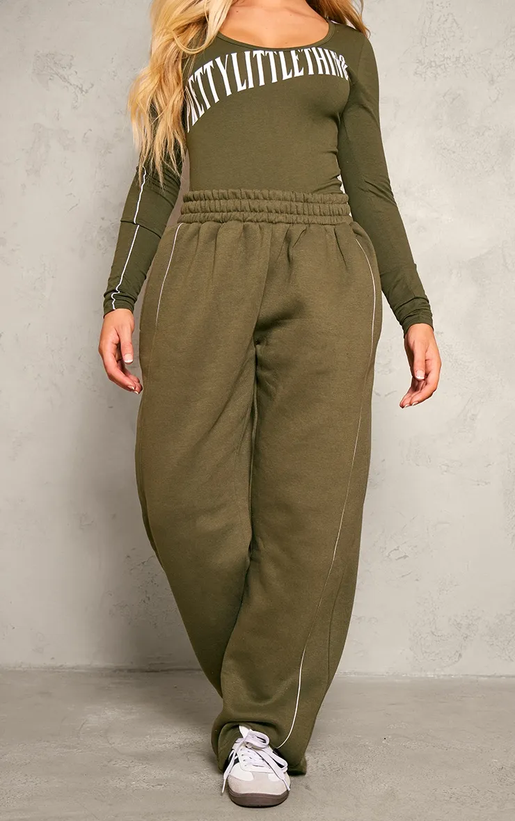 PRETTYLITTLETHING Jogging large kaki à liserés contrastants