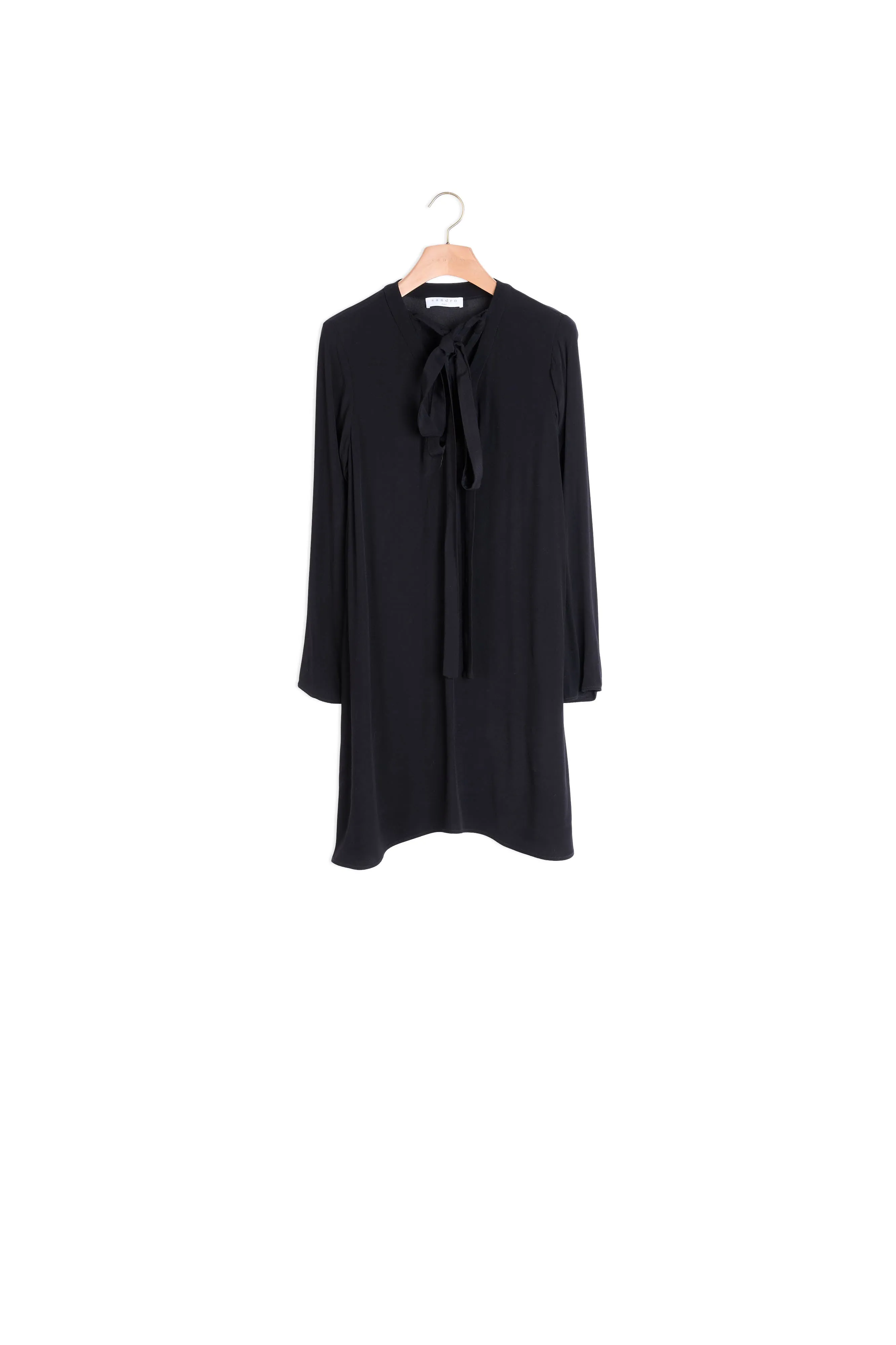 Robe avec col lacé