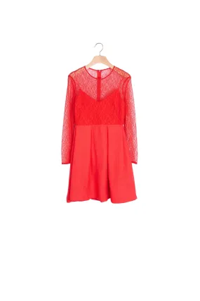 Robe matière gaufrée et dentelle