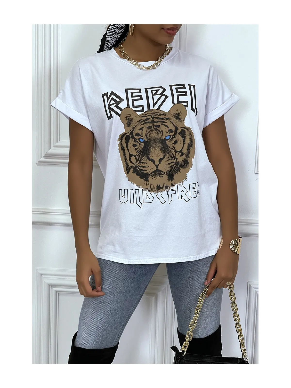 Tee-shirt blanc ample avec écriture REBEL et tête de lion